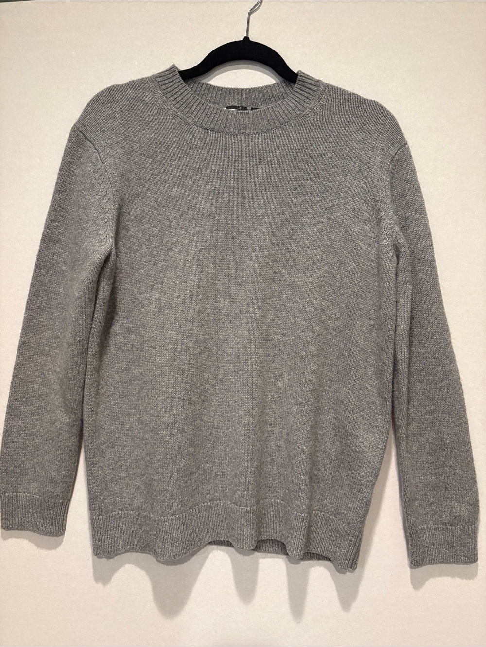 Theory - Relaxed Crewneck Sweater. Cashmere Size Small. Gray